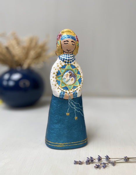 Sculptural souvenir "Angel with faith in the heart"