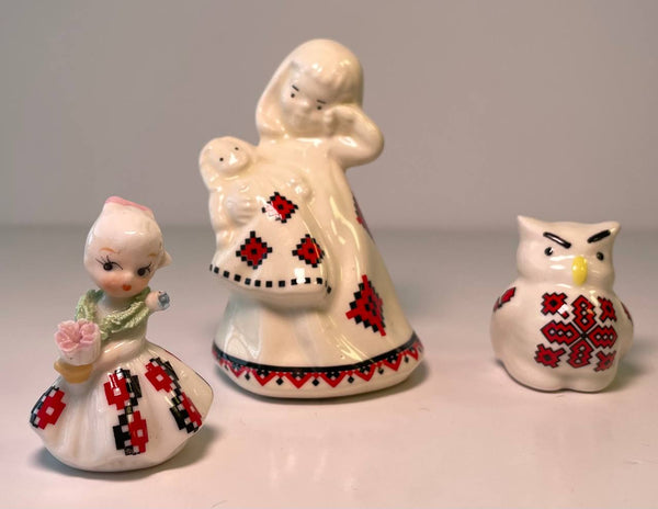 Set of 3 porcelain figurines